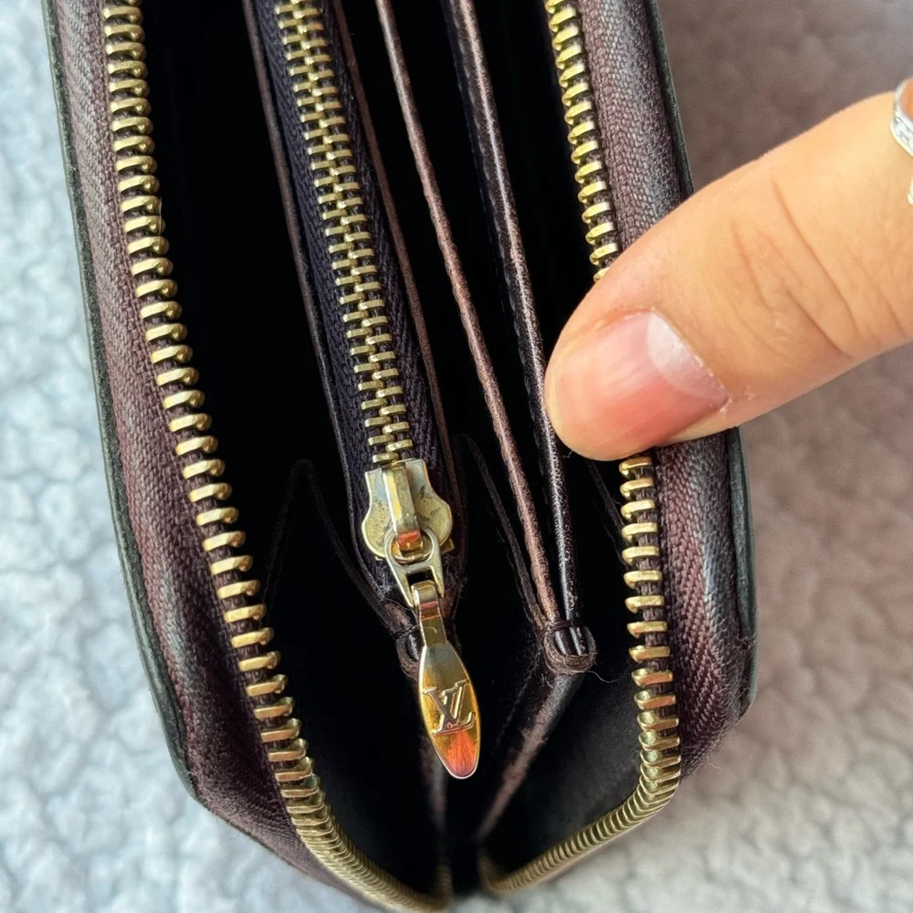 AUTHENTIC Burgundy Vernis Zippy Louis Vuitton Wallet - Picture 8 of 16